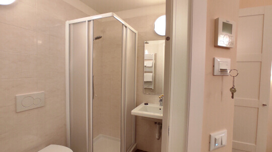 bathroom images single room confort hotel rita major florence