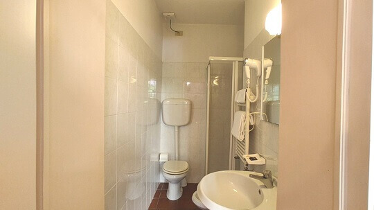 images bathroom economy single room hotel rita major florence
